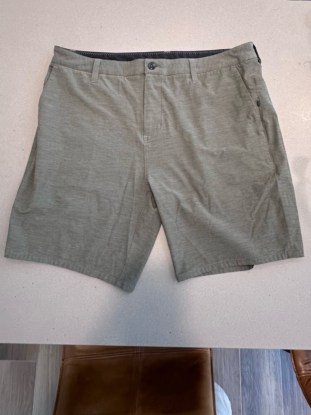 Vuori Aim Shorts, 36, Oregano - Picture 1 of 4